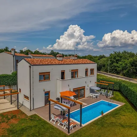 House Irina F - Pool Private Holiday home *