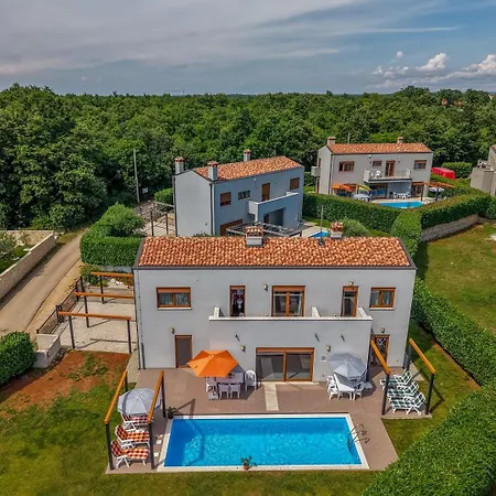 House Irina F - Pool Private Feriehus
