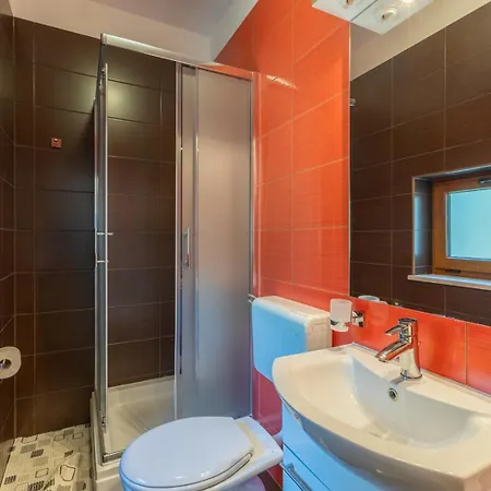 House Irina F - Pool Private Holiday home