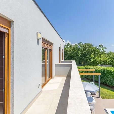 House Irina F - Pool Private Poreč