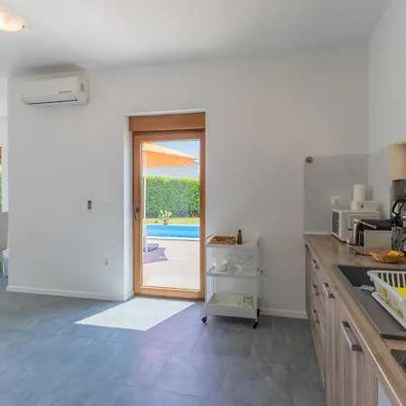 House Irina F - Pool Private Holiday home Porec
