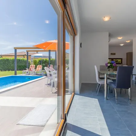 House Irina F - Pool Private Holiday home Porec